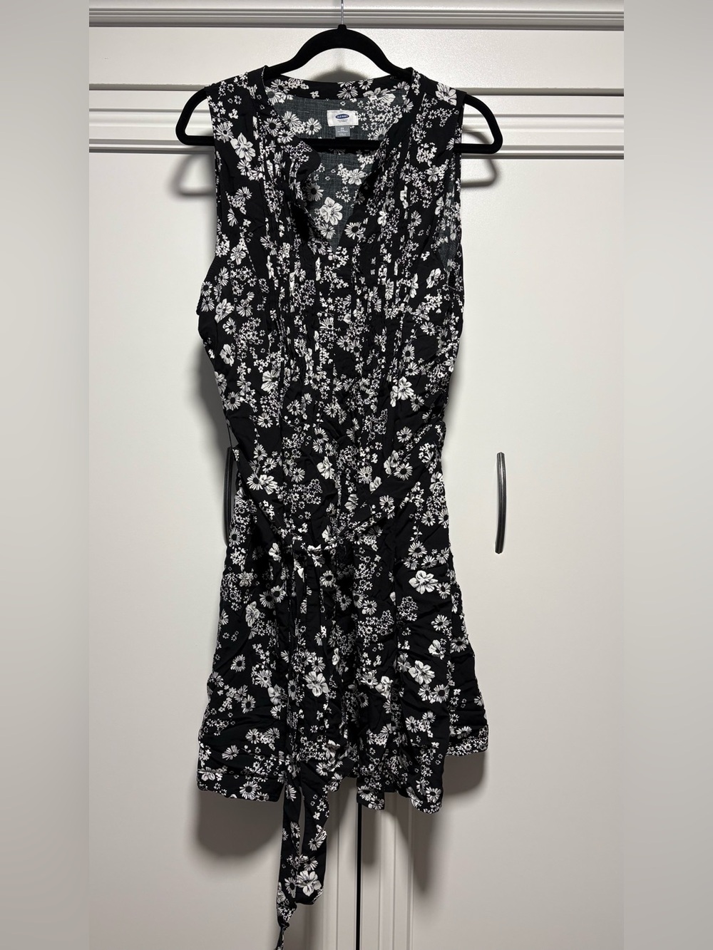 Old Navy Black Floral Sleeveless Tie-Waist Dress